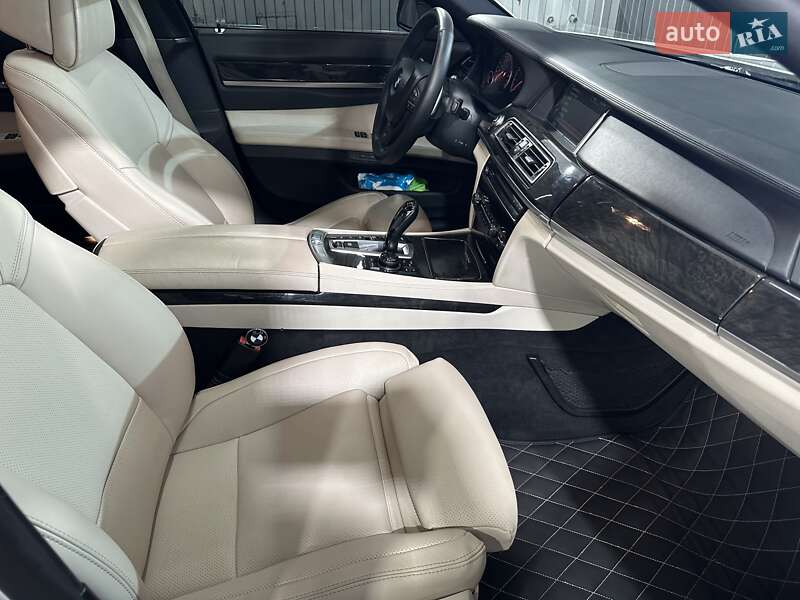 Седан BMW 7 Series 2012 в Кривому Розі