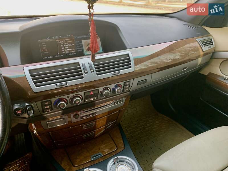 Седан BMW 7 Series 2005 в Тернополі