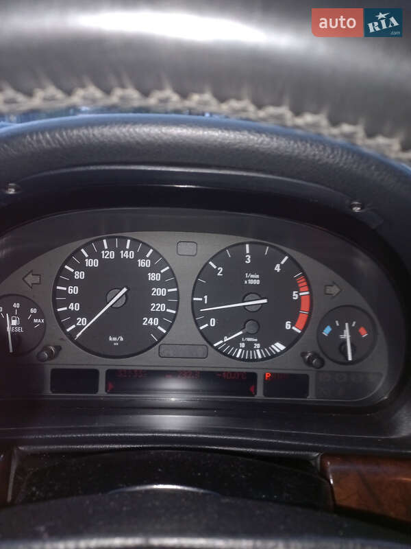 Седан BMW 7 Series 2000 в Маневичах