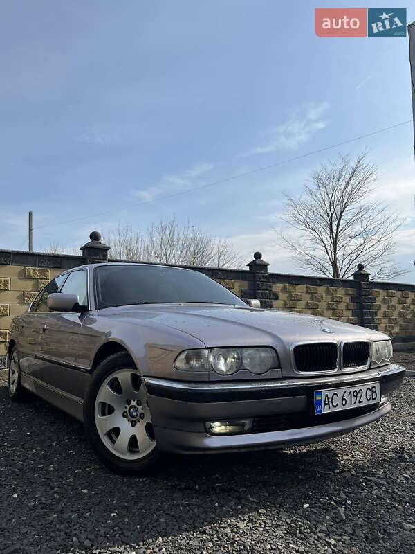 Седан BMW 7 Series 2000 в Маневичах