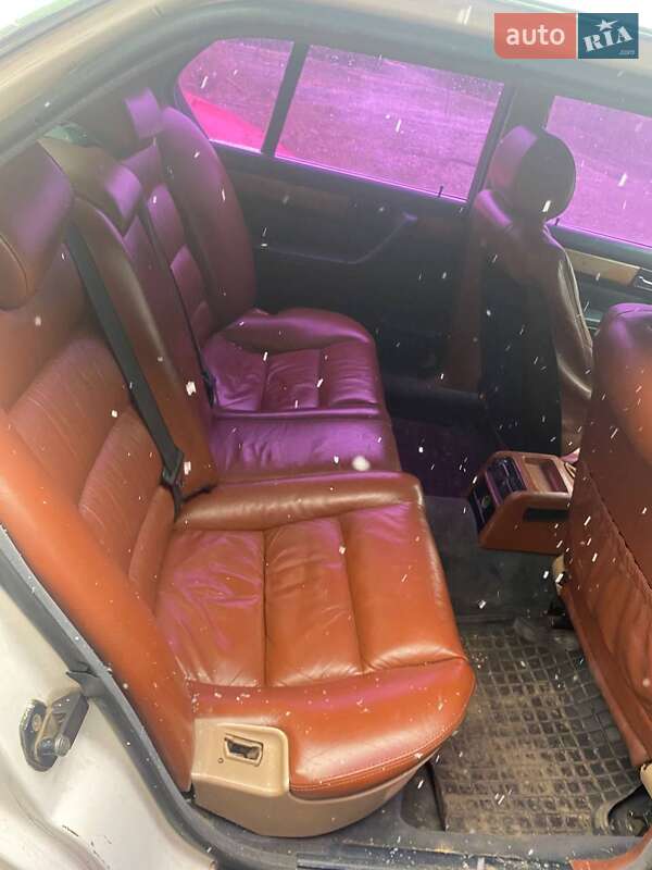 Седан BMW 7 Series 1989 в Киеве