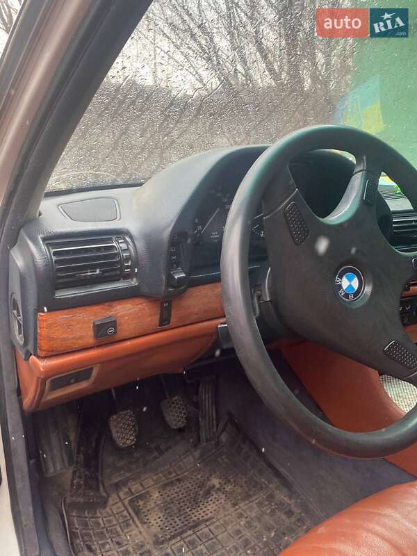 Седан BMW 7 Series 1989 в Киеве