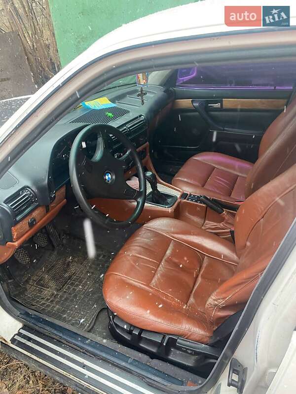 Седан BMW 7 Series 1989 в Киеве