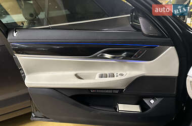 Седан BMW 7 Series 2015 в Ужгороде