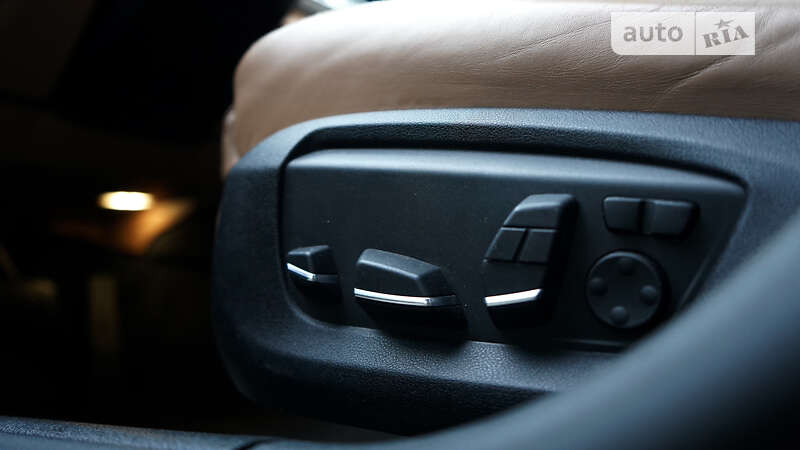 Седан BMW 7 Series 2014 в Львові
