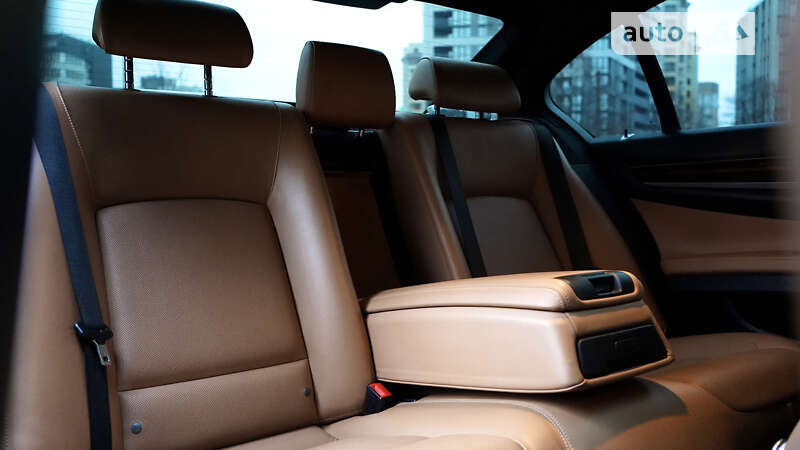 Седан BMW 7 Series 2014 в Львові