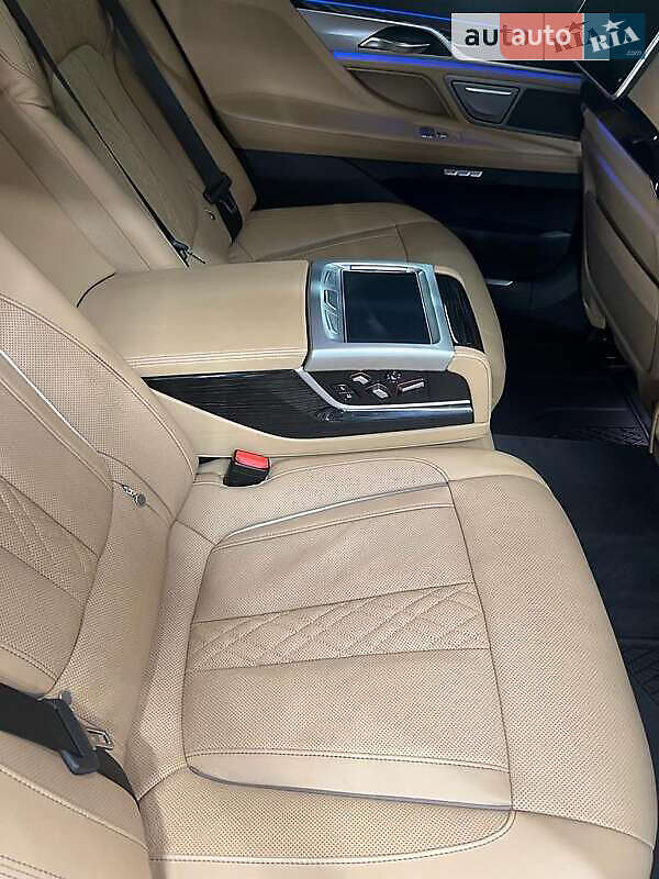 Седан BMW 7 Series 2017 в Одессе
