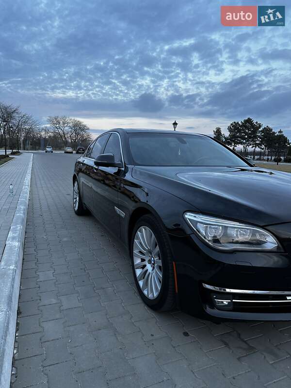 Седан BMW 7 Series 2013 в Измаиле