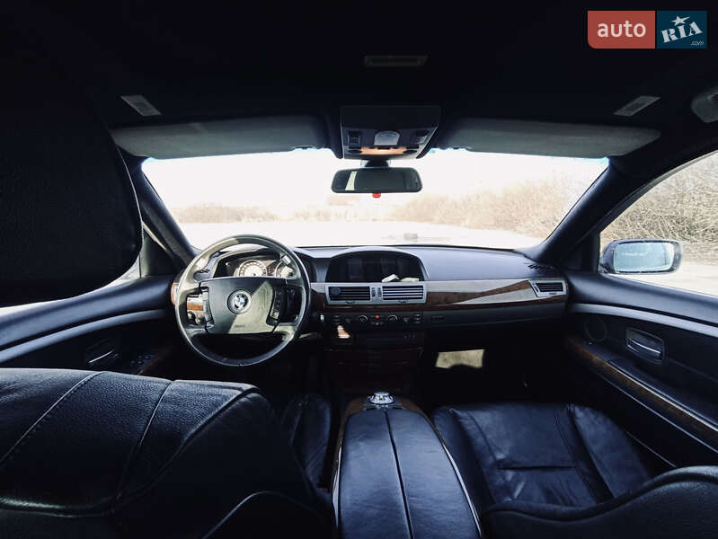 Седан BMW 7 Series 2002 в Чопі