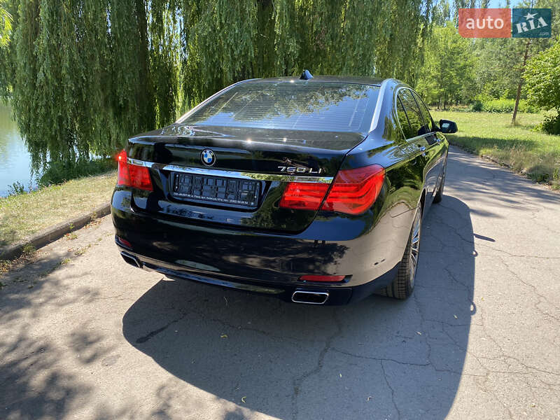 Седан BMW 7 Series 2011 в Ровно