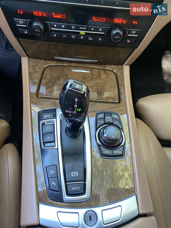 Седан BMW 7 Series 2011 в Ровно