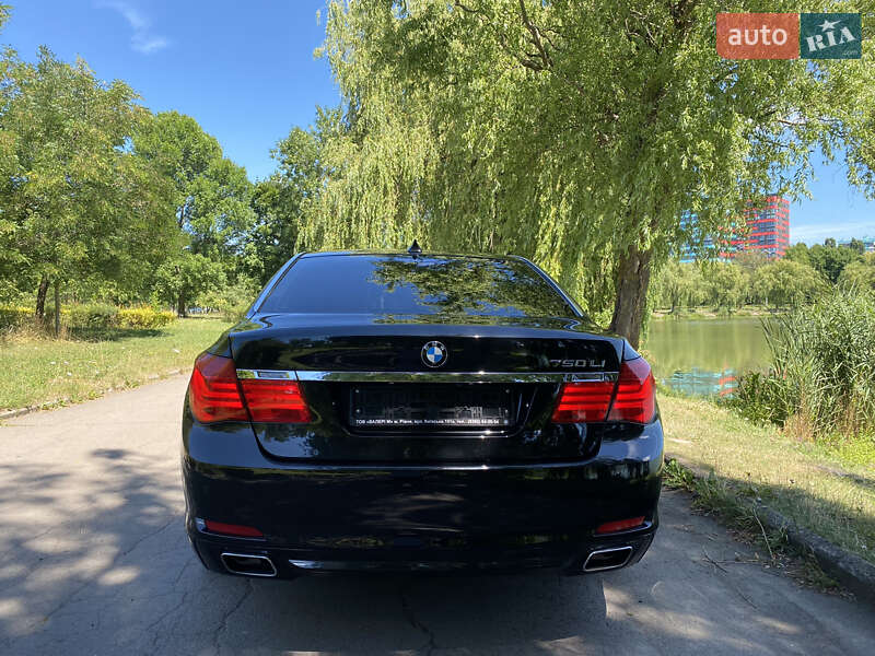 Седан BMW 7 Series 2011 в Ровно