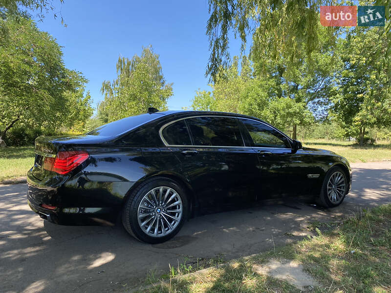 Седан BMW 7 Series 2011 в Ровно