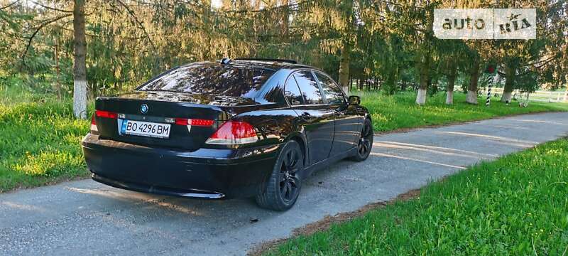 Седан BMW 7 Series 2004 в Романіву