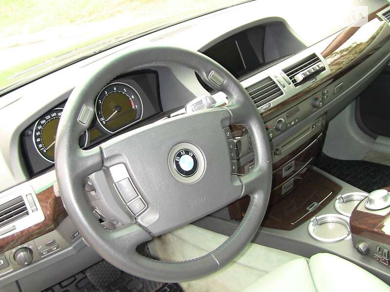 Седан BMW 7 Series 2002 в Львові