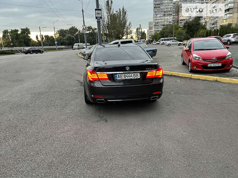 Седан BMW 7 Series 2010 в Днепре