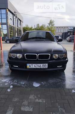 Седан BMW 7 Series 2000 в Шепетовке