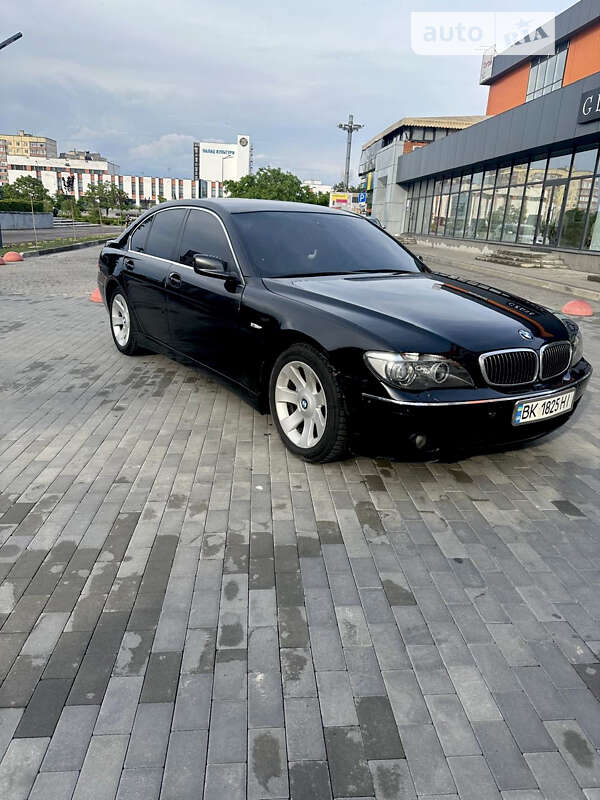 Седан BMW 7 Series 2007 в Вараше