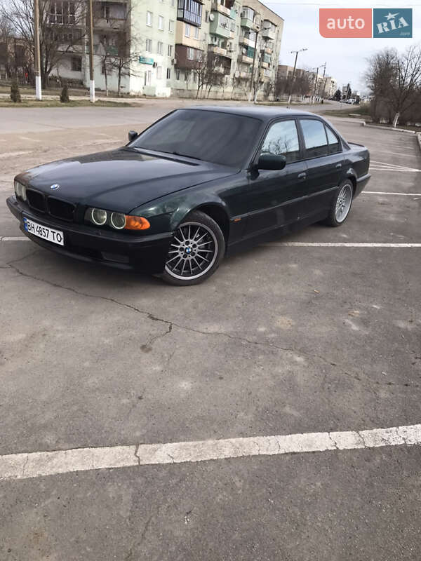 Седан BMW 7 Series 1999 в Килии
