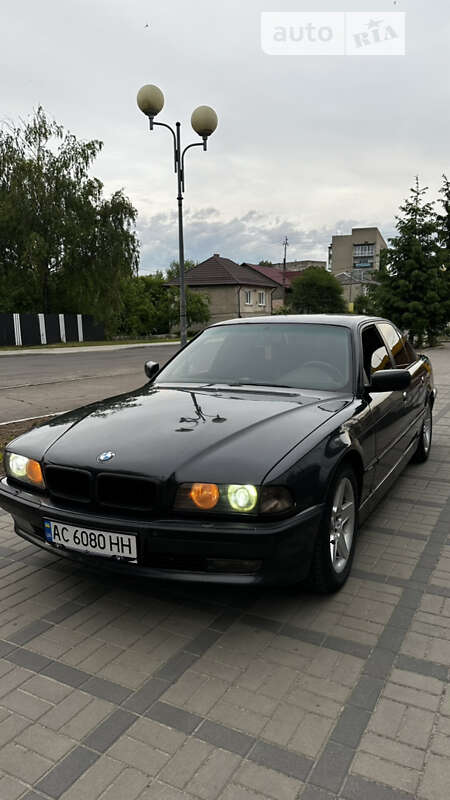 Седан BMW 7 Series 1995 в Горохові