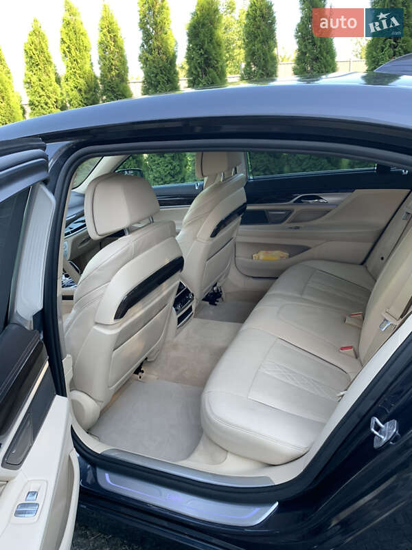 Седан BMW 7 Series 2015 в Кицмани
