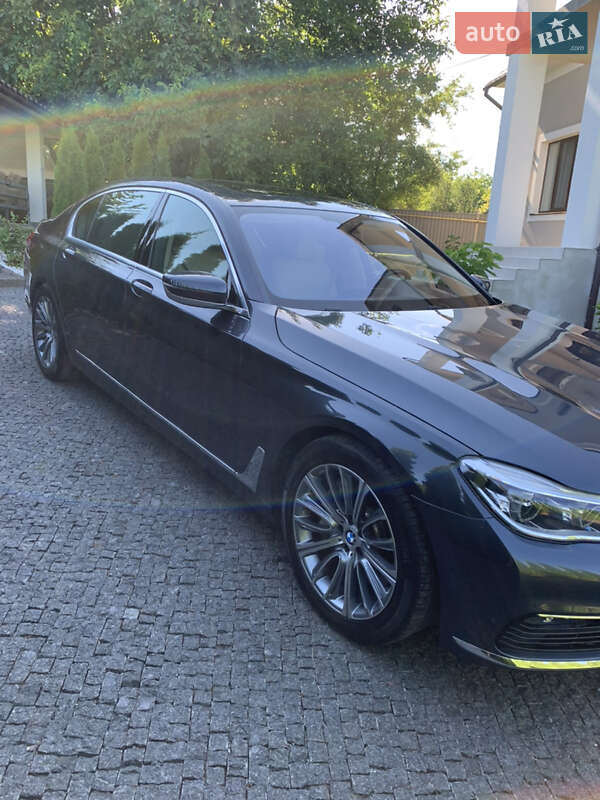 Седан BMW 7 Series 2015 в Кицмани