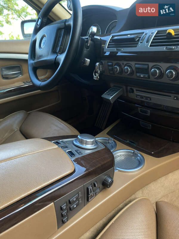Седан BMW 7 Series 2006 в Львові