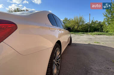 Седан BMW 7 Series 2011 в 