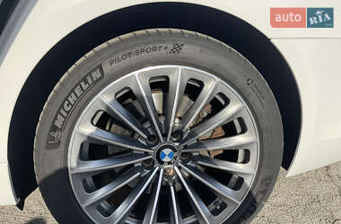 Седан BMW 7 Series 2011 в 