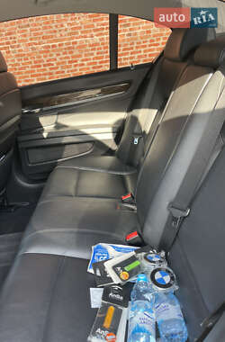 Седан BMW 7 Series 2011 в 
