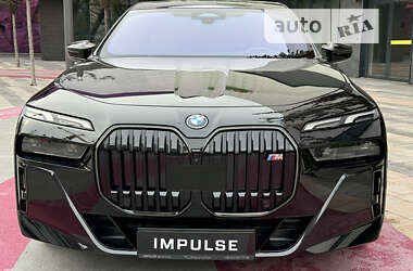 Седан BMW 7 Series 2024 в 