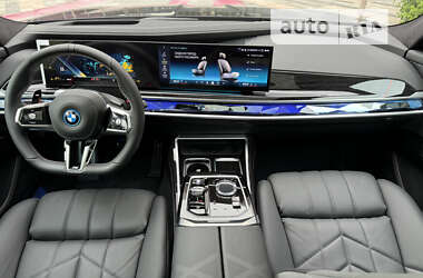 Седан BMW 7 Series 2024 в 