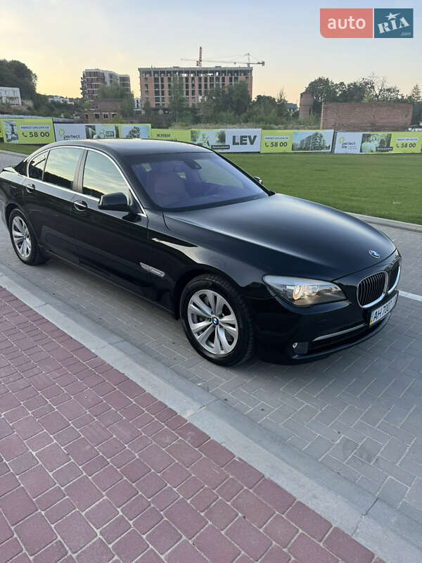 Седан BMW 7 Series 2009 в Львове