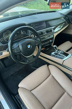 Седан BMW 7 Series 2009 в Львове