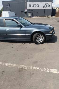 Седан BMW 7 Series 2000 в Чернівцях