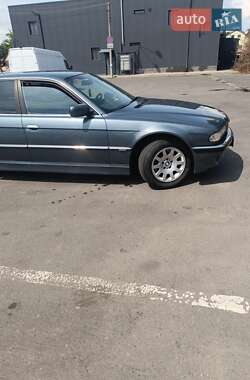 Седан BMW 7 Series 2000 в Чернівцях