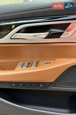 Седан BMW 7 Series 2018 в 