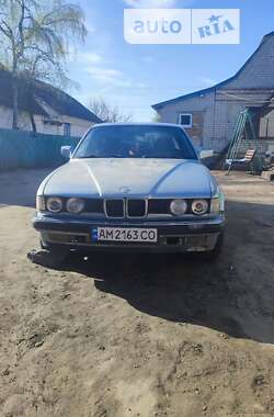 Седан BMW 7 Series 1990 в Ружині