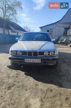 Седан BMW 7 Series 1990 в Ружині