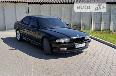 Седан BMW 7 Series 2001 в Шумске