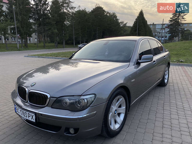 Седан BMW 7 Series 2005 в Новом Роздоле