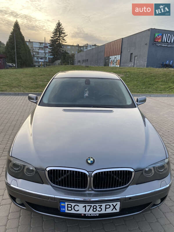 Седан BMW 7 Series 2005 в Новом Роздоле