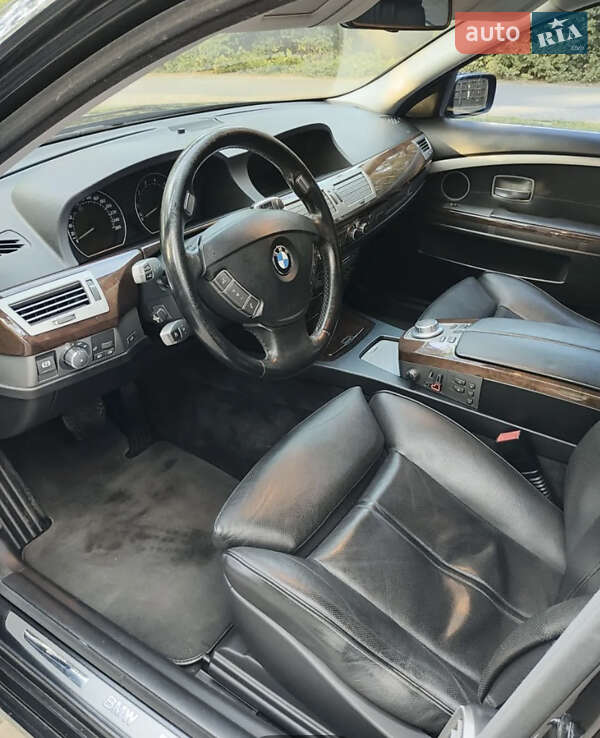 Седан BMW 7 Series 2005 в Львові