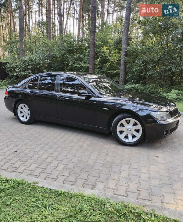 Седан BMW 7 Series 2005 в Львові
