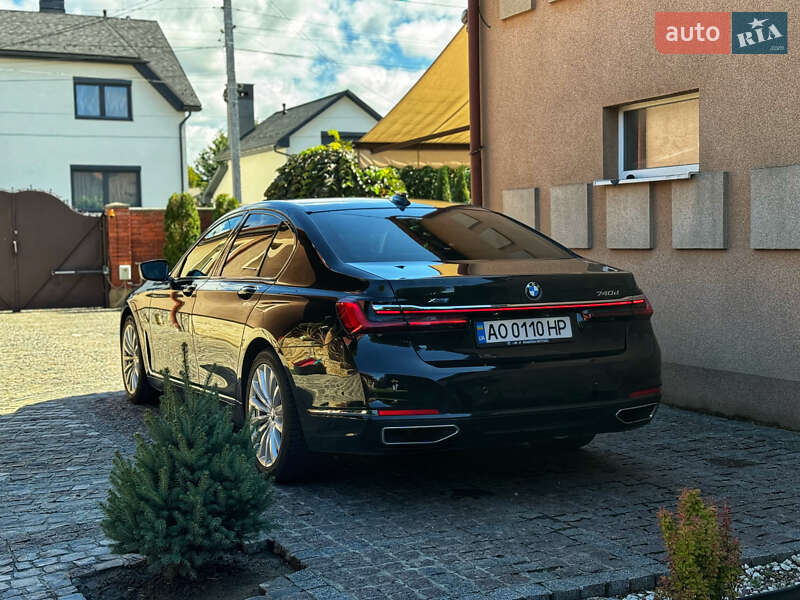 Седан BMW 7 Series 2020 в Мукачево