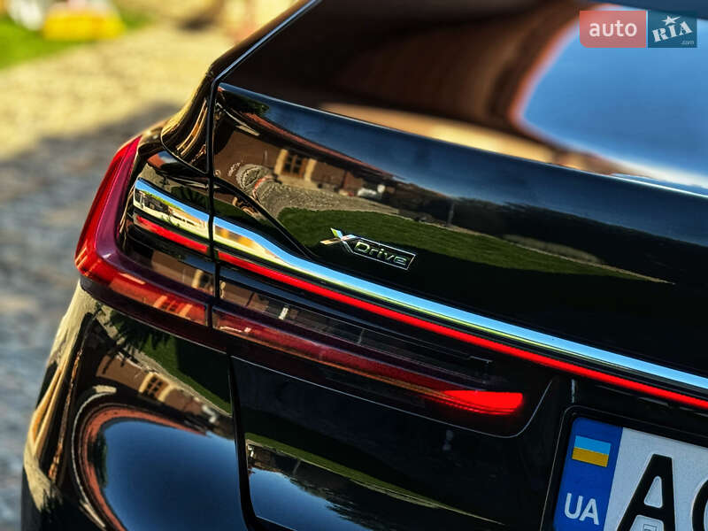 Седан BMW 7 Series 2020 в Мукачево