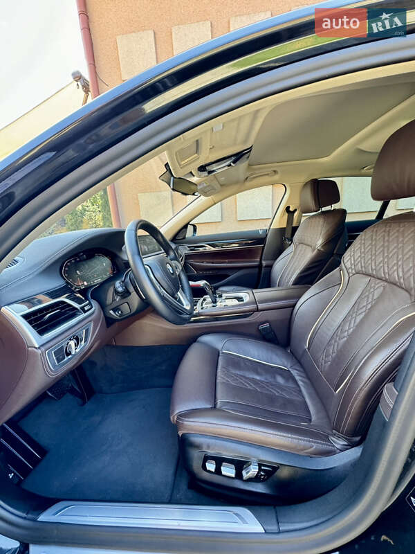 Седан BMW 7 Series 2020 в Мукачево