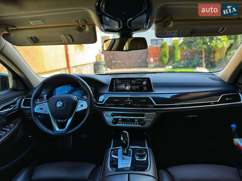 Седан BMW 7 Series 2020 в Мукачево
