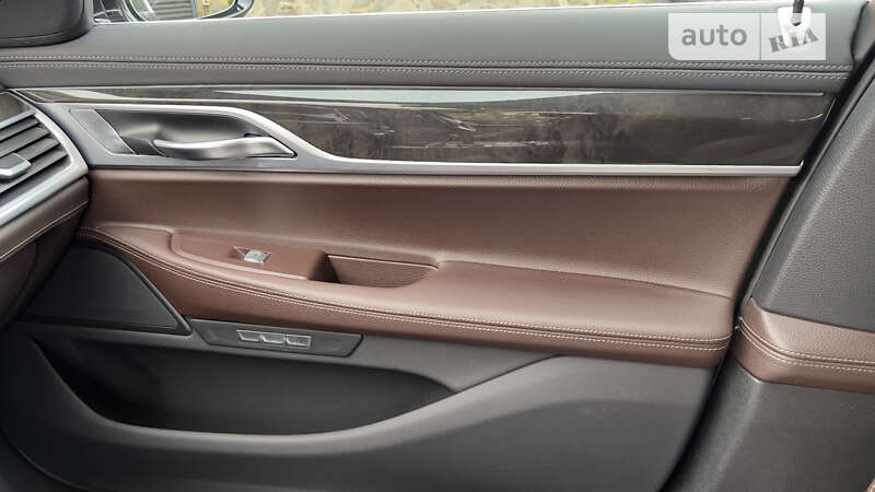 Седан BMW 7 Series 2016 в Львове