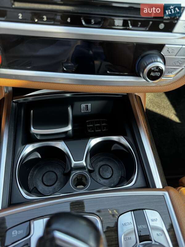 Седан BMW 7 Series 2015 в Києві фото 13 Седан BMW 7 Series 2015 в Києві
